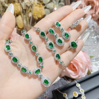 Trendy Deep Green Crystal Necklace Set